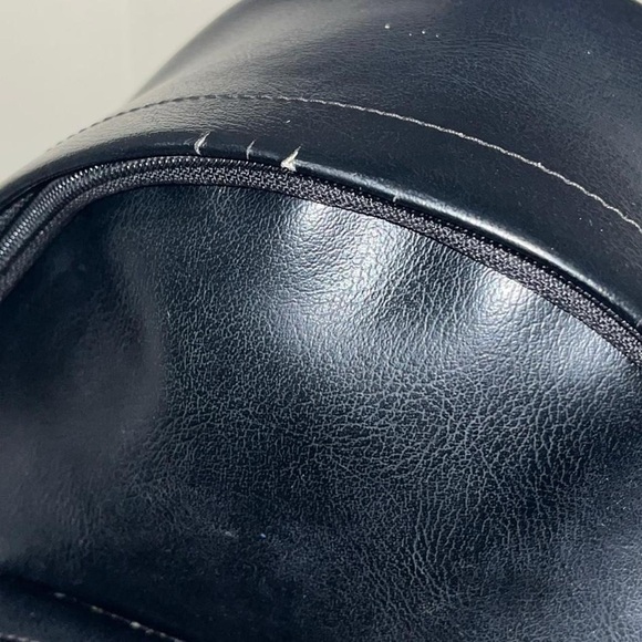 Samo Ondoh mini piercing backpack - Picture 5 of 7